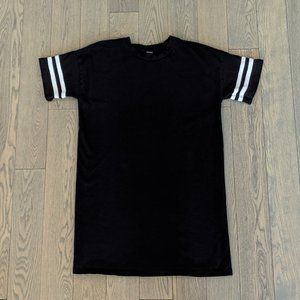 F21 Long Black Tee